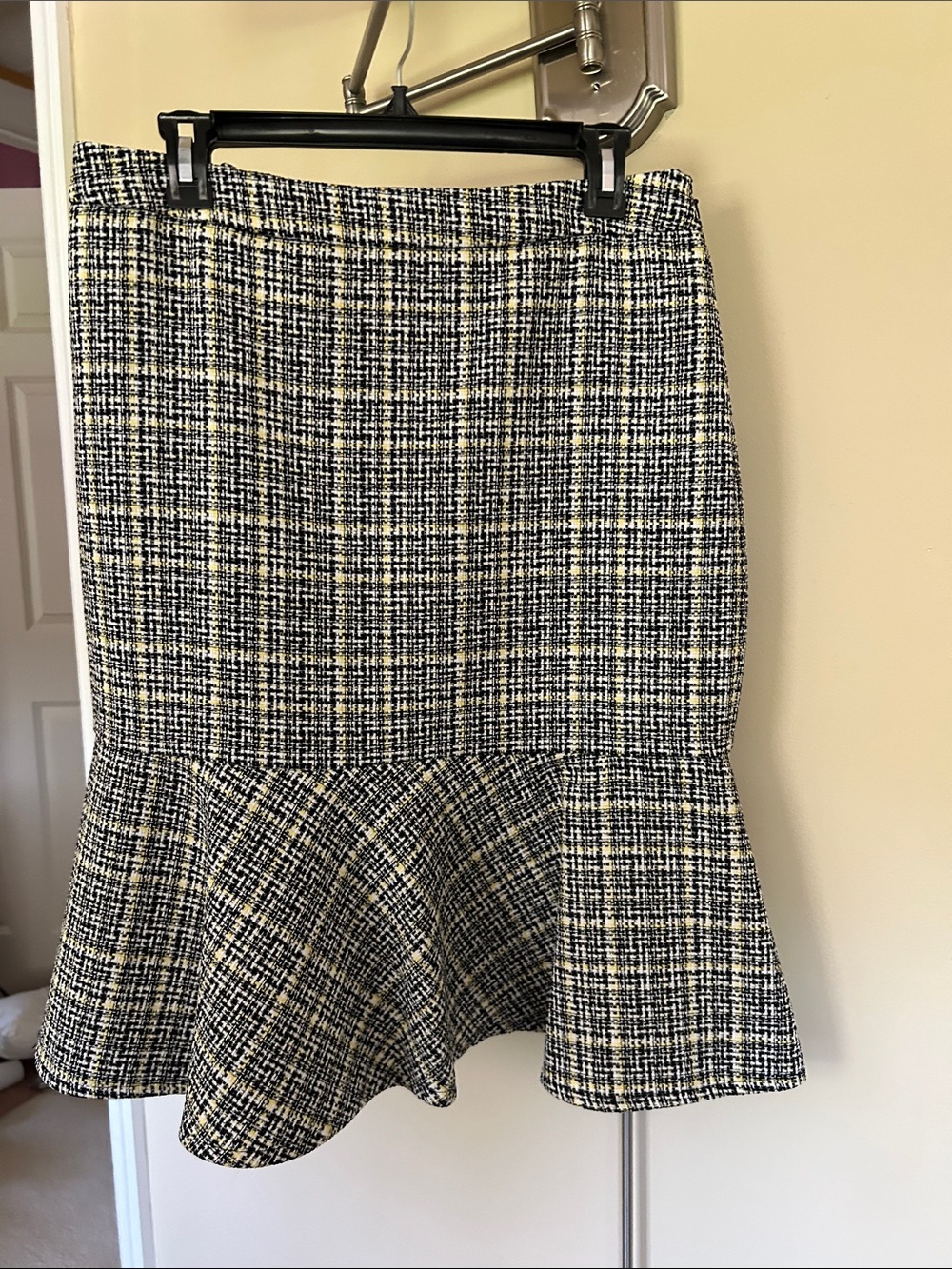 Kasper Black, Cream and Yellow Tweed A-Line Ruffle-Hem Skirt